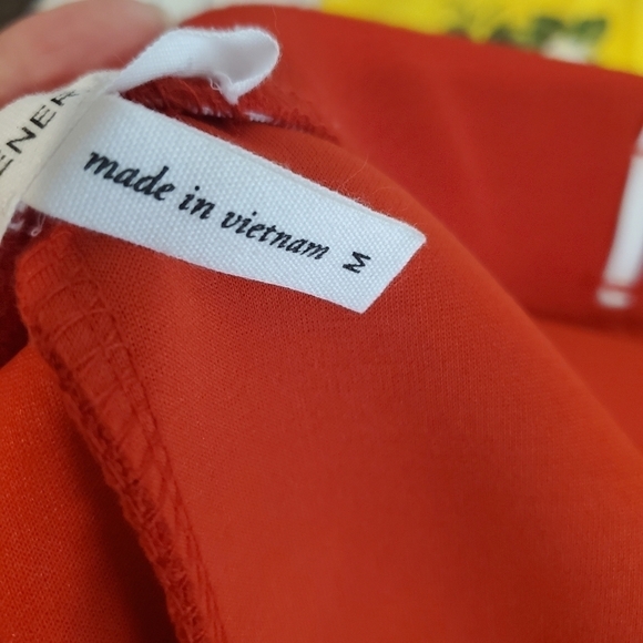 BCBGENERATION Dress Womens Medium Red Off the Shoulder Bell Sleeve Mini‎ Bodycon - Picture 4 of 6